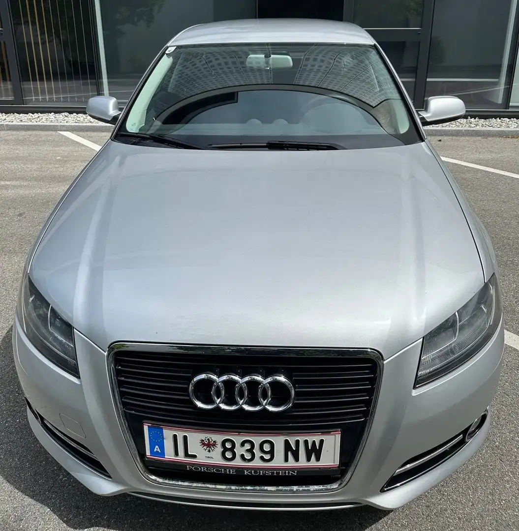 Audi A3 1.6 TDI Sportback DPF Ambition Grau - 2