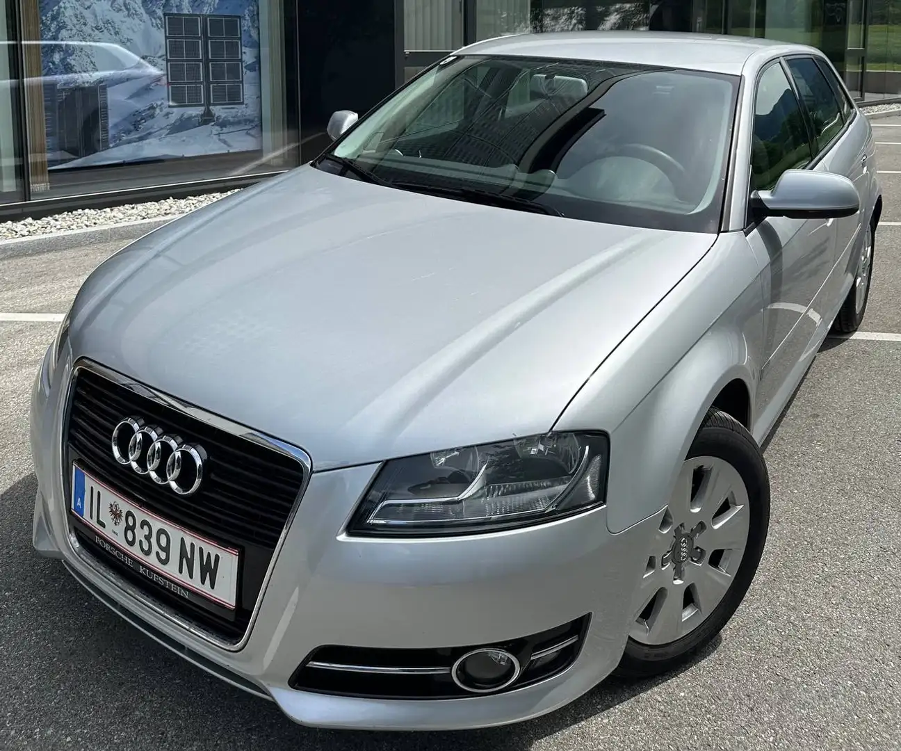 Audi A3 1.6 TDI Sportback DPF Ambition Grau - 1