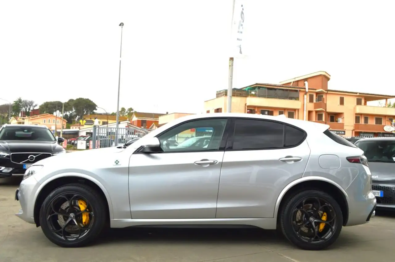 Alfa Romeo Stelvio 2021