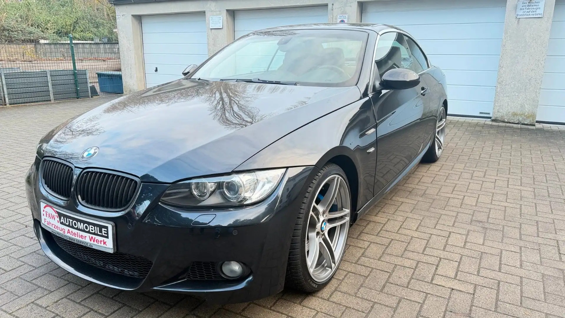 BMW 320 3 Cabrio 320i M-Paket/Leder/Navi/Alufelgen19 Schwarz - 2