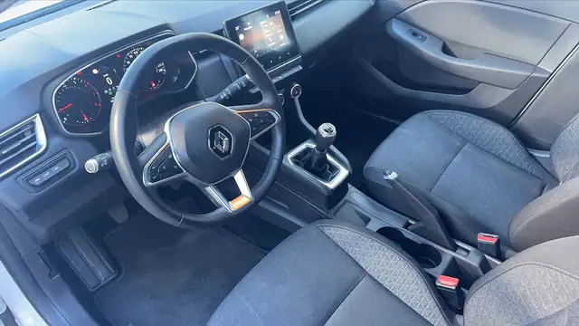 Renault Clio view 8