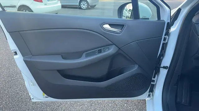 Renault Clio view 7