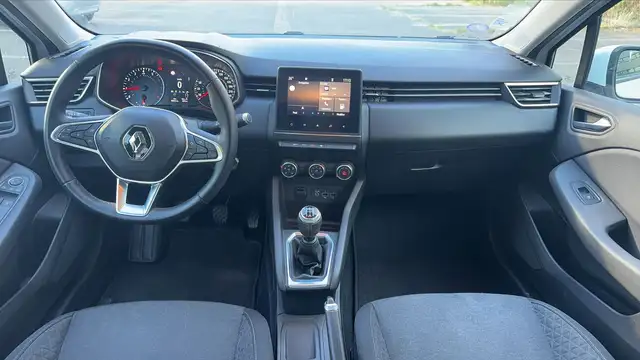 Renault Clio view 11