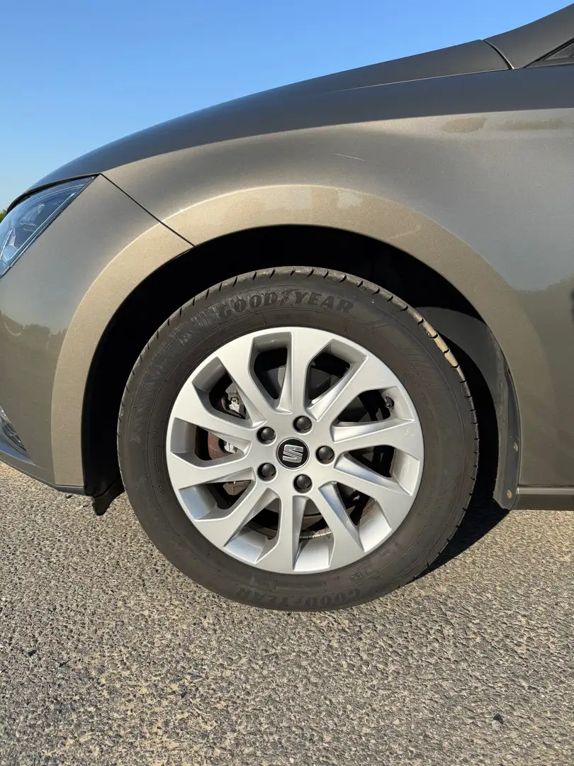 SEAT Leon Leon 1.4 TGI Start Коричневий - 2