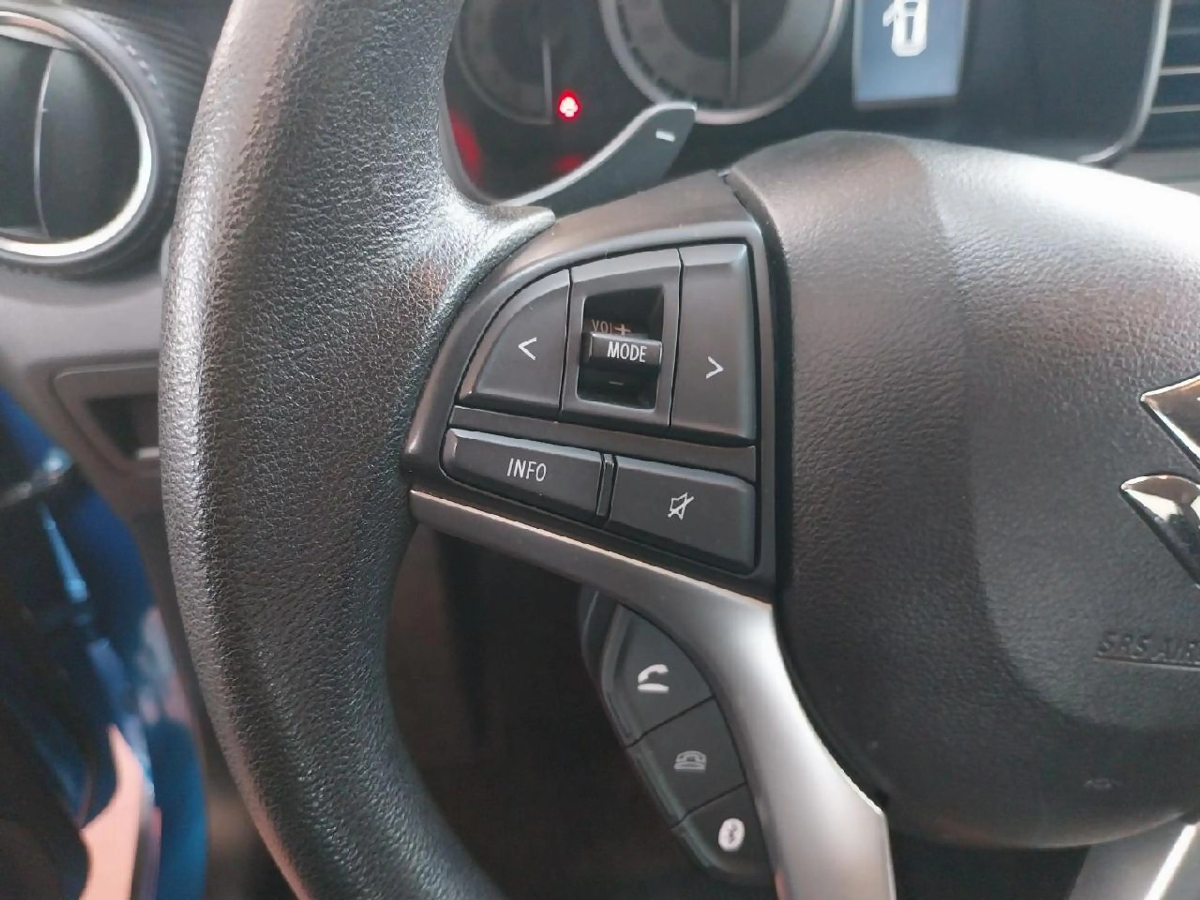 Suzuki Ignis Comfort Hyb. Shz Kam Klima Automatik — photo 9