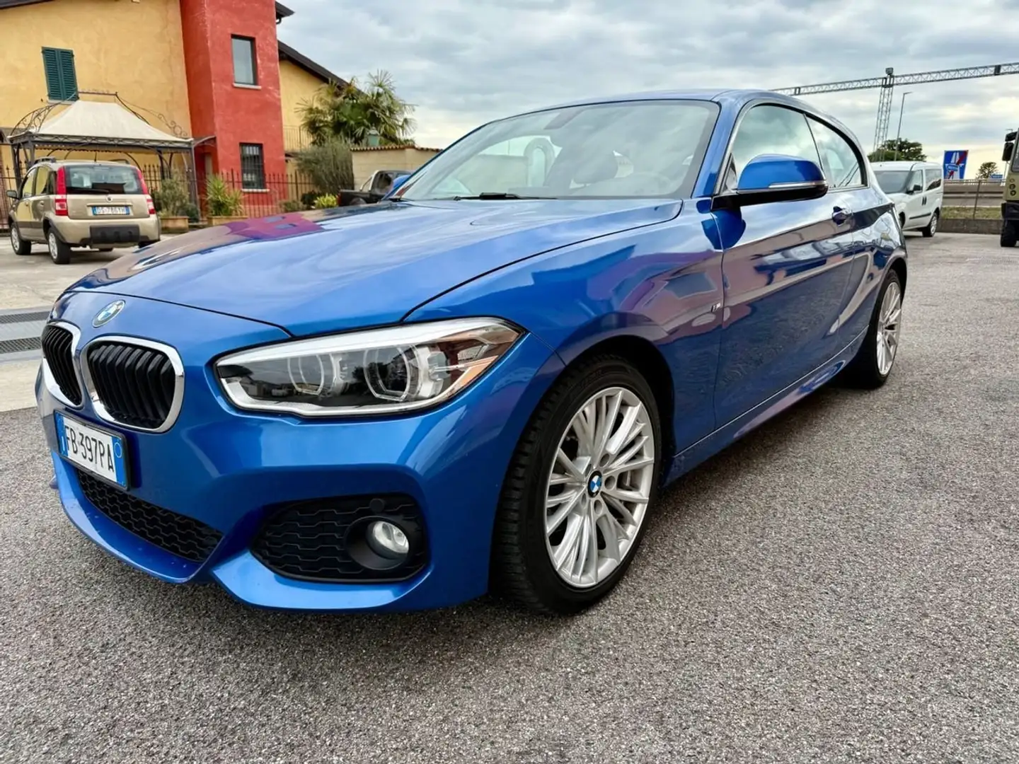 BMW 118 118i 136 ch M Sport Bleu - 2