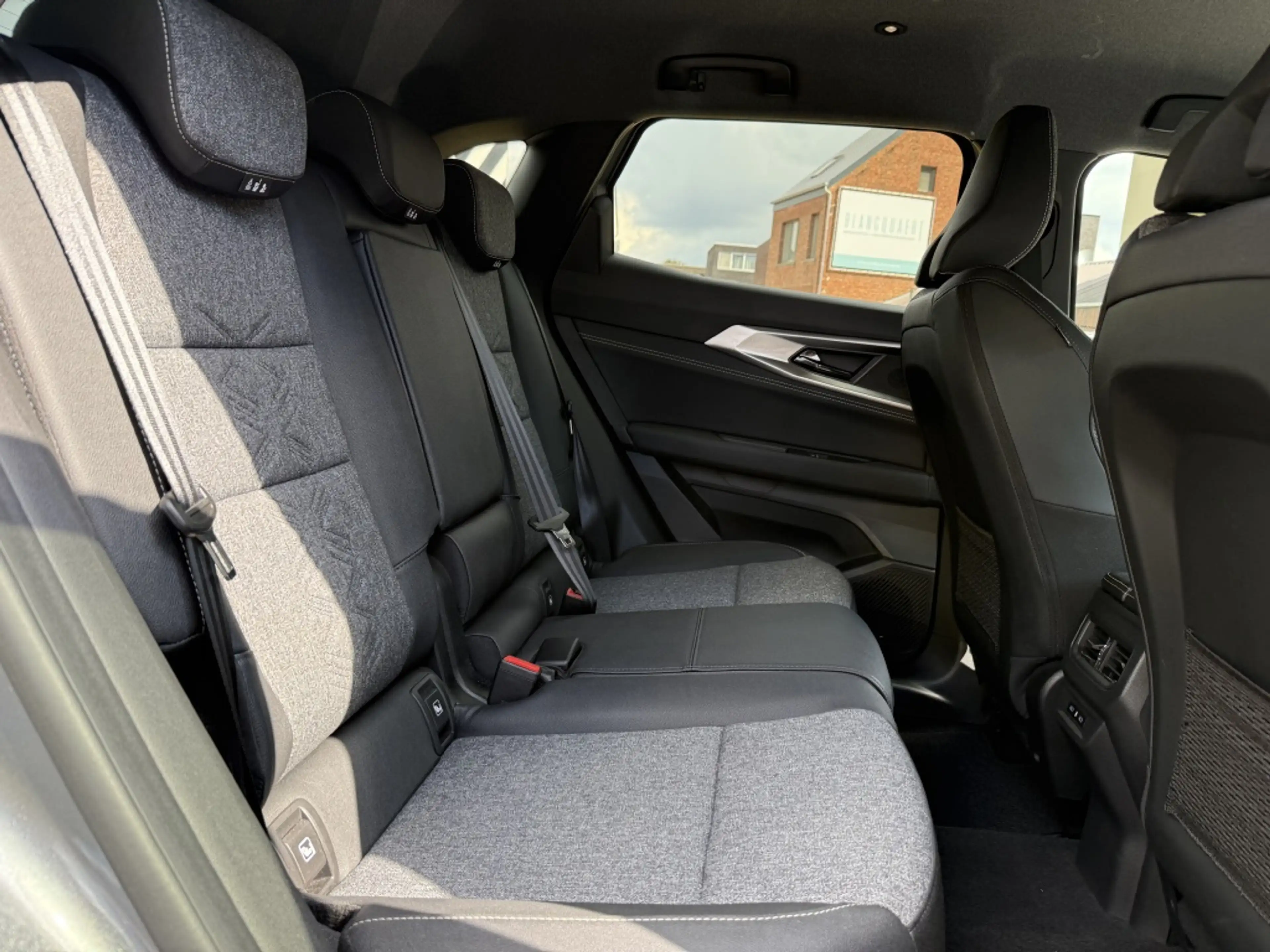 Renault Austral Techno E-Tech 200 Hybrid — photo 9