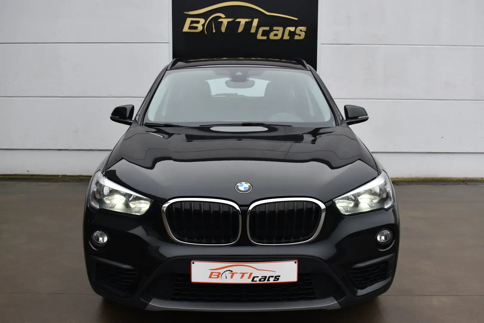 BMW X1 sDrive16dA* Leder Zetelverw* Navi* Camera* CruiseC Noir - 2