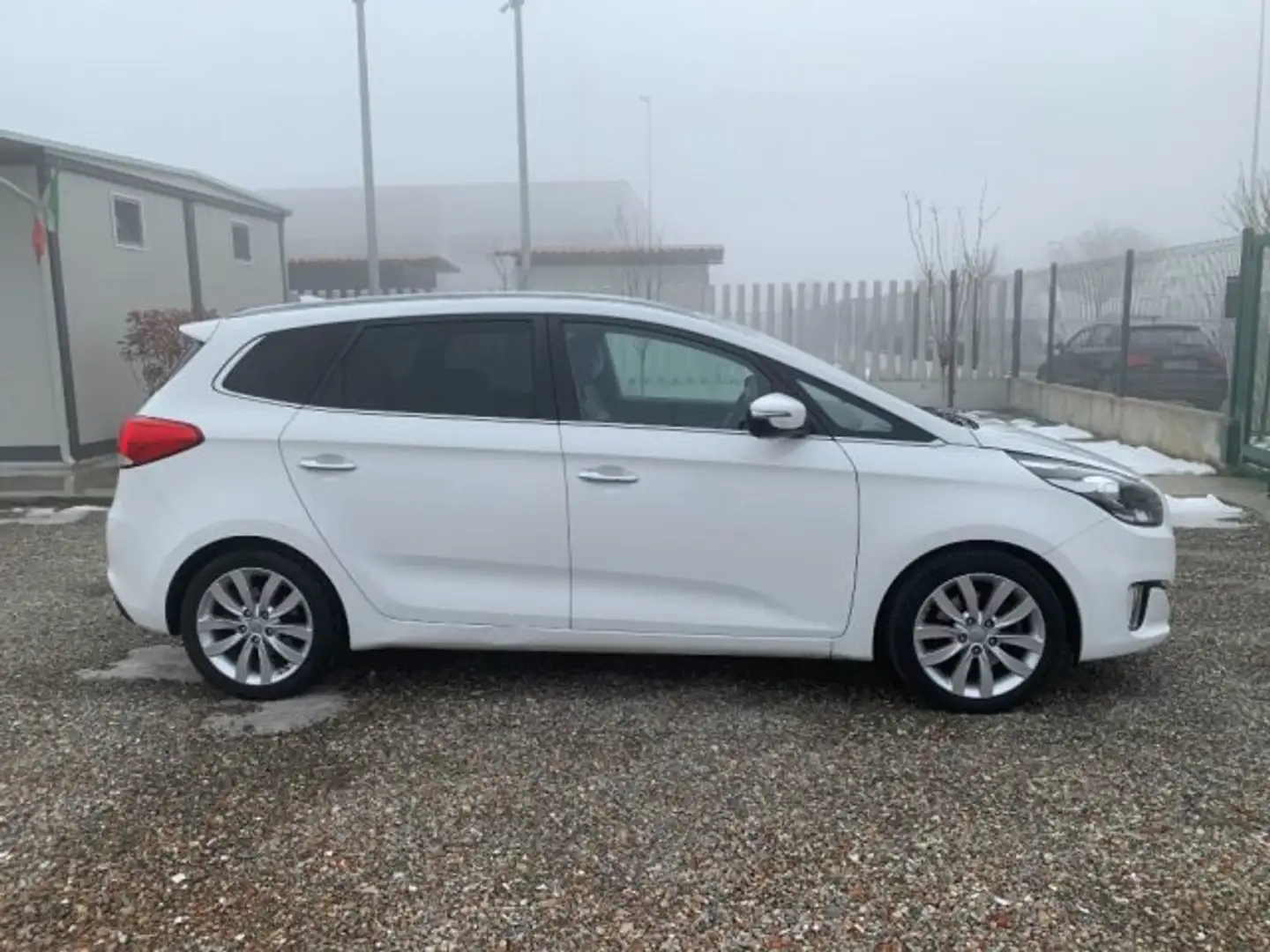 Kia Carens Carens IV - 1.7 crdi high tech stop full optional Bílá - 2