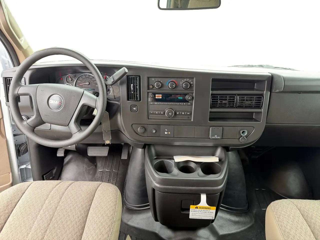 GMC Savana снимка GMC Savana