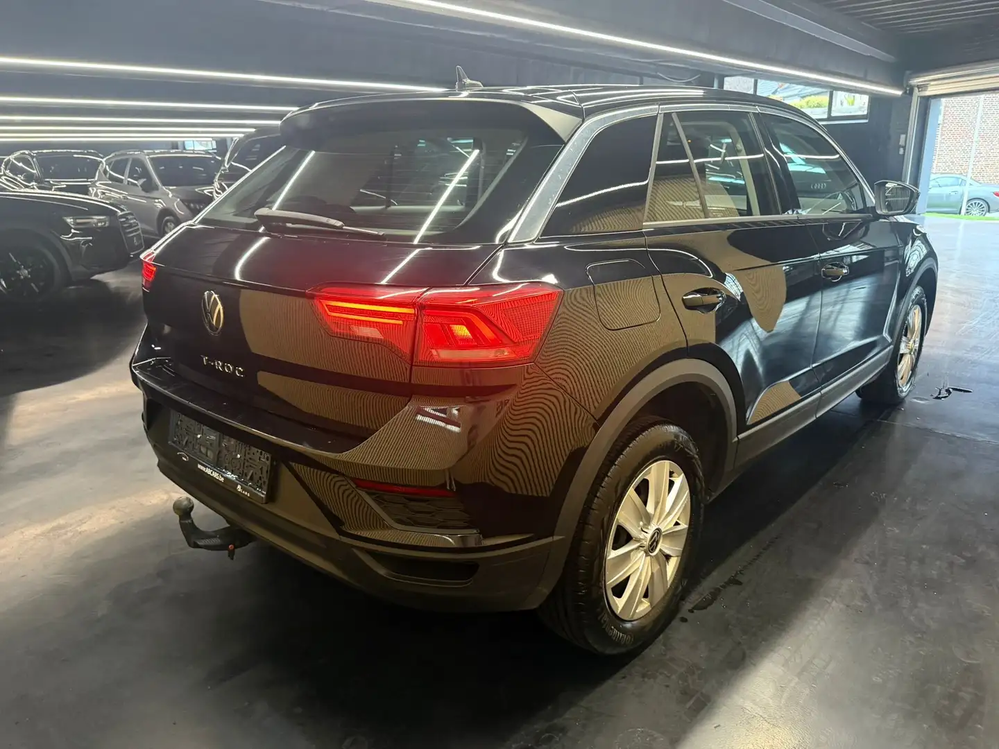 Volkswagen T-Roc 2.0 TDi SCR * GARANTIE 12 MOIS * UTILITAIRE * Zwart - 2