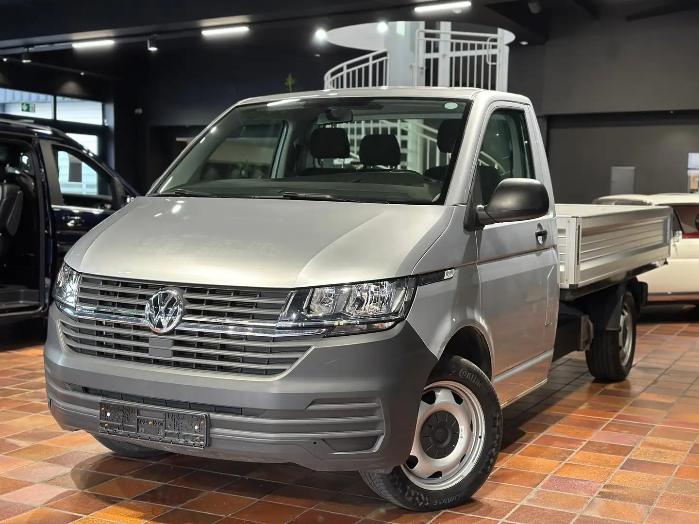 Volkswagen T6.1 Transporter T6.1 4MOTION DIFF-SPERRE PRITSCHE EINZELKABINE SCH Silber - 1