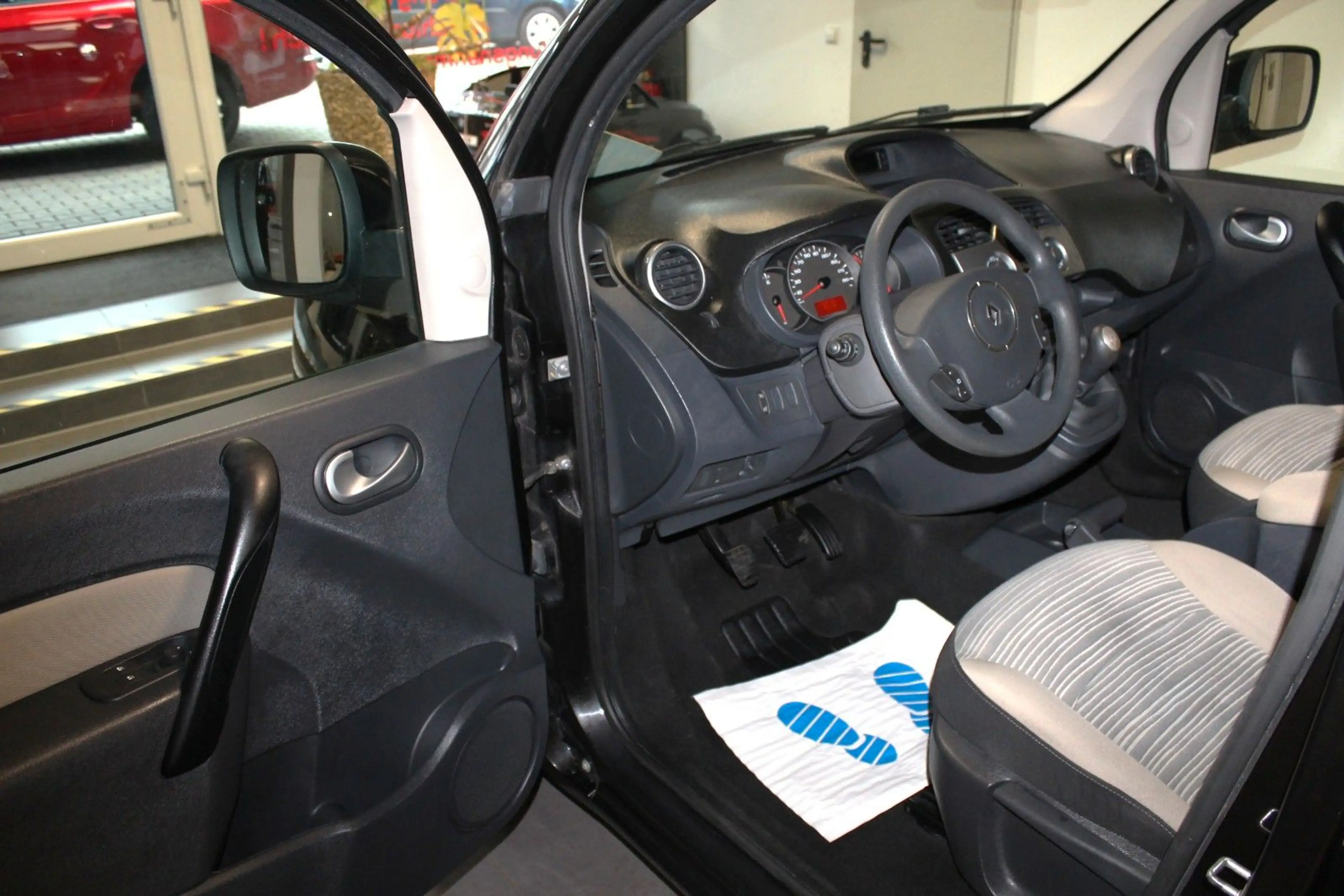 Renault Kangoo Happy Family 1,6 Klima — photo 7