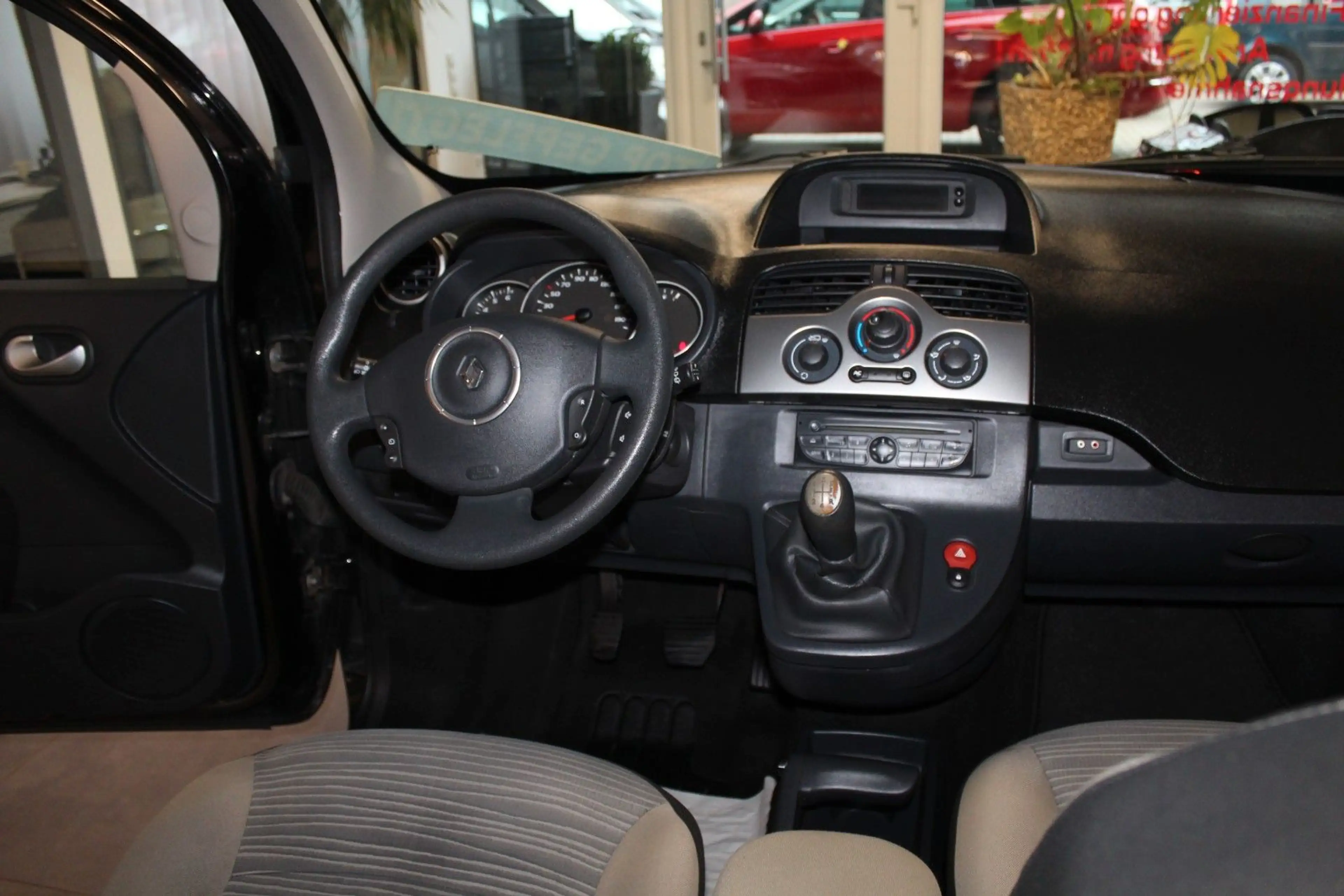 Renault Kangoo Happy Family 1,6 Klima — photo 13