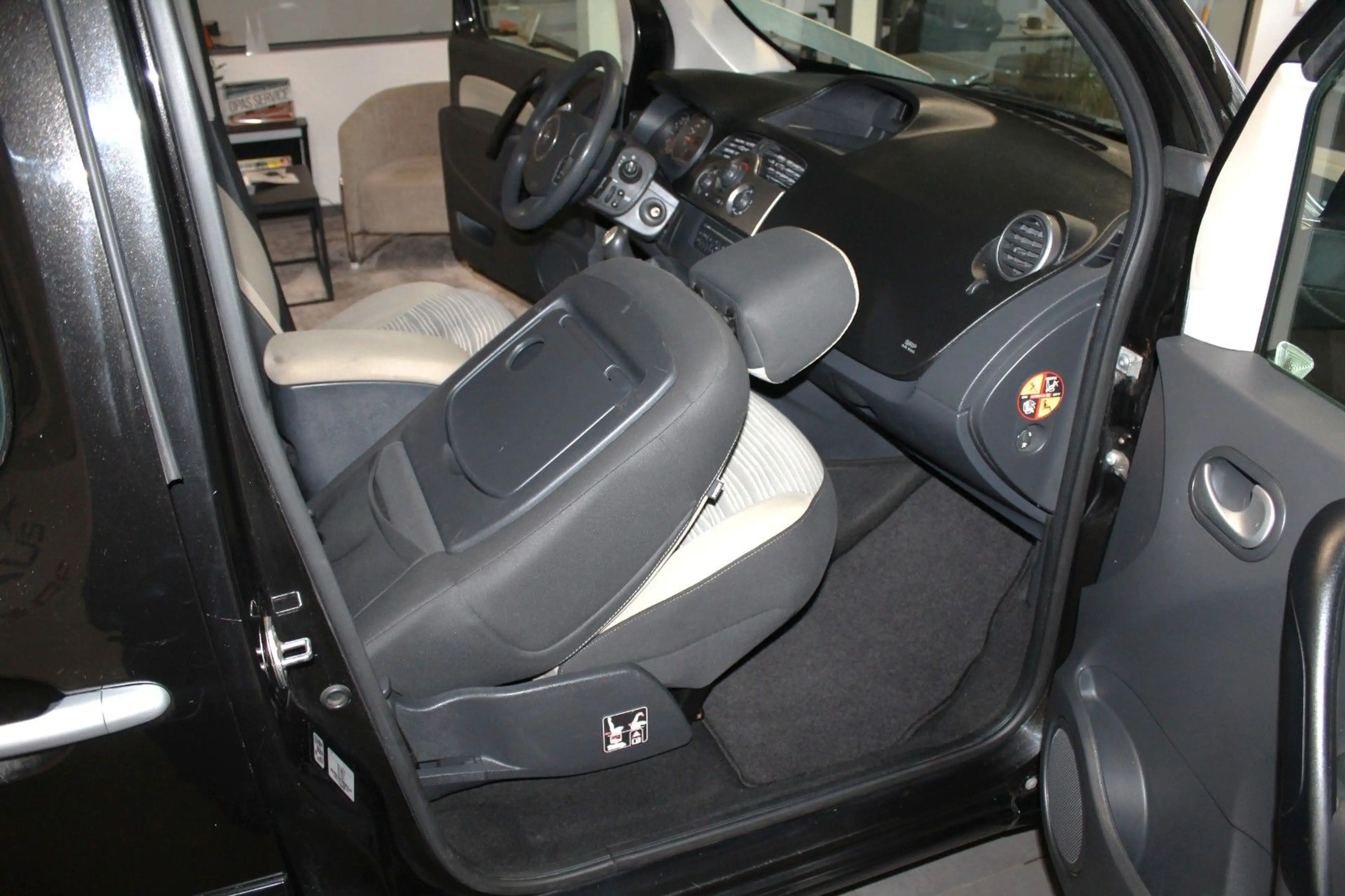 Renault Kangoo Happy Family 1,6 Klima — photo 11