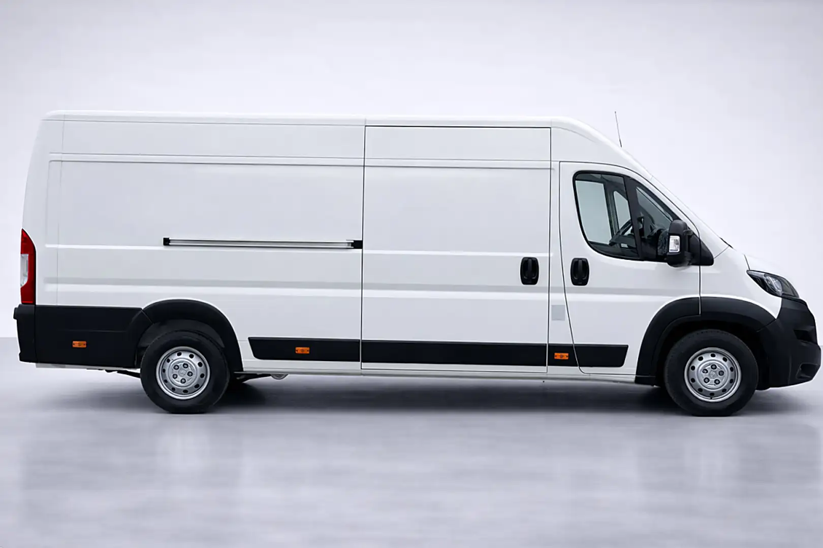 Peugeot Boxer Boxer 35+ L4H2 BlueHDi *ERSTBESITZ*Nur 42.000km* Weiß - 2