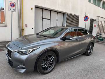 Q30 2.0t Sport Tech awd 211cv dct my18