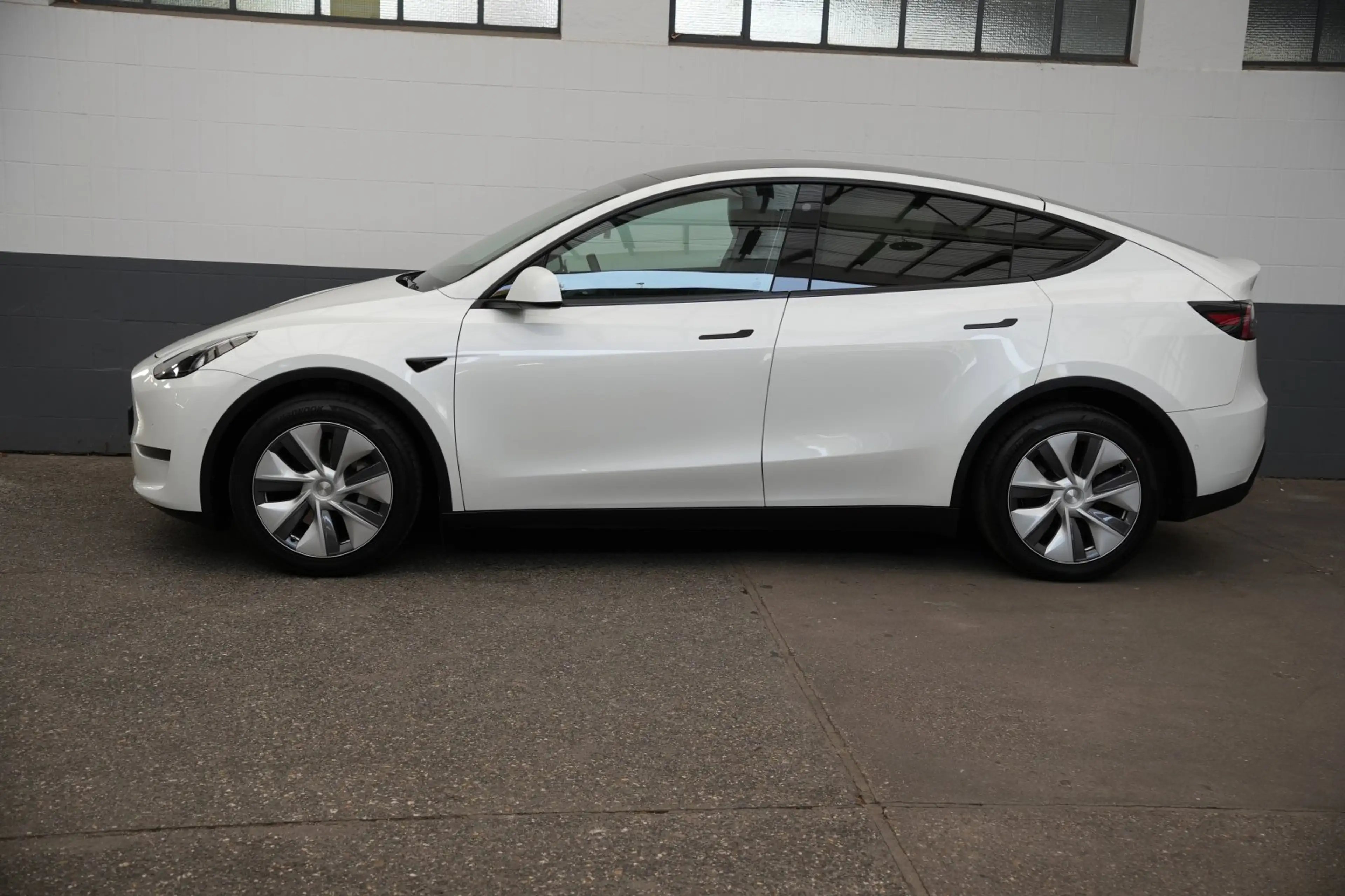 Tesla Model Y Long Range AWD *AHK*Mwst.* — photo 4