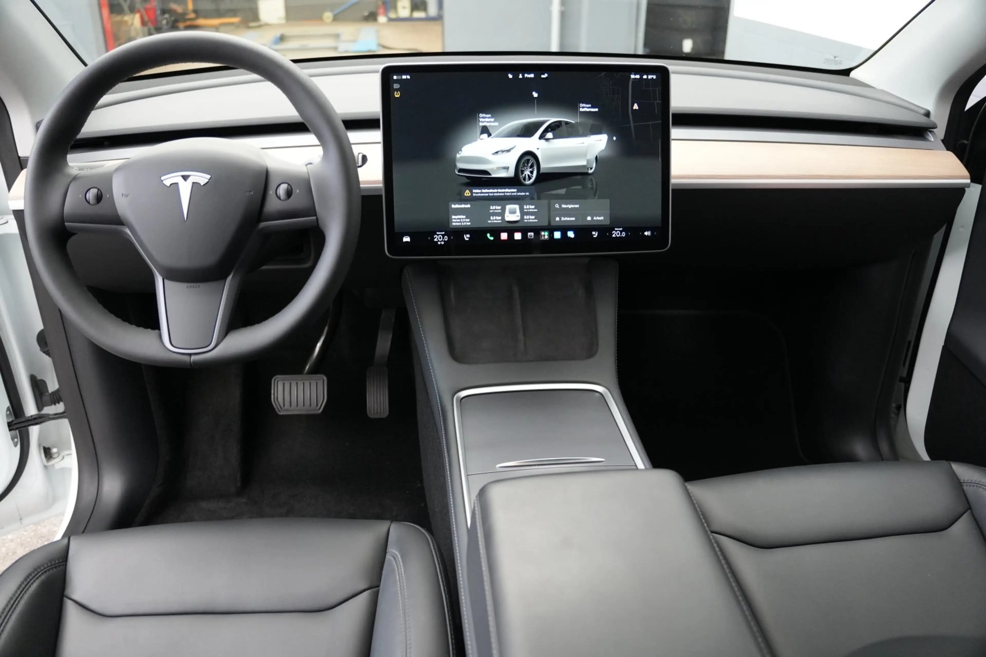 Tesla Model Y Long Range AWD *AHK*Mwst.* — photo 2