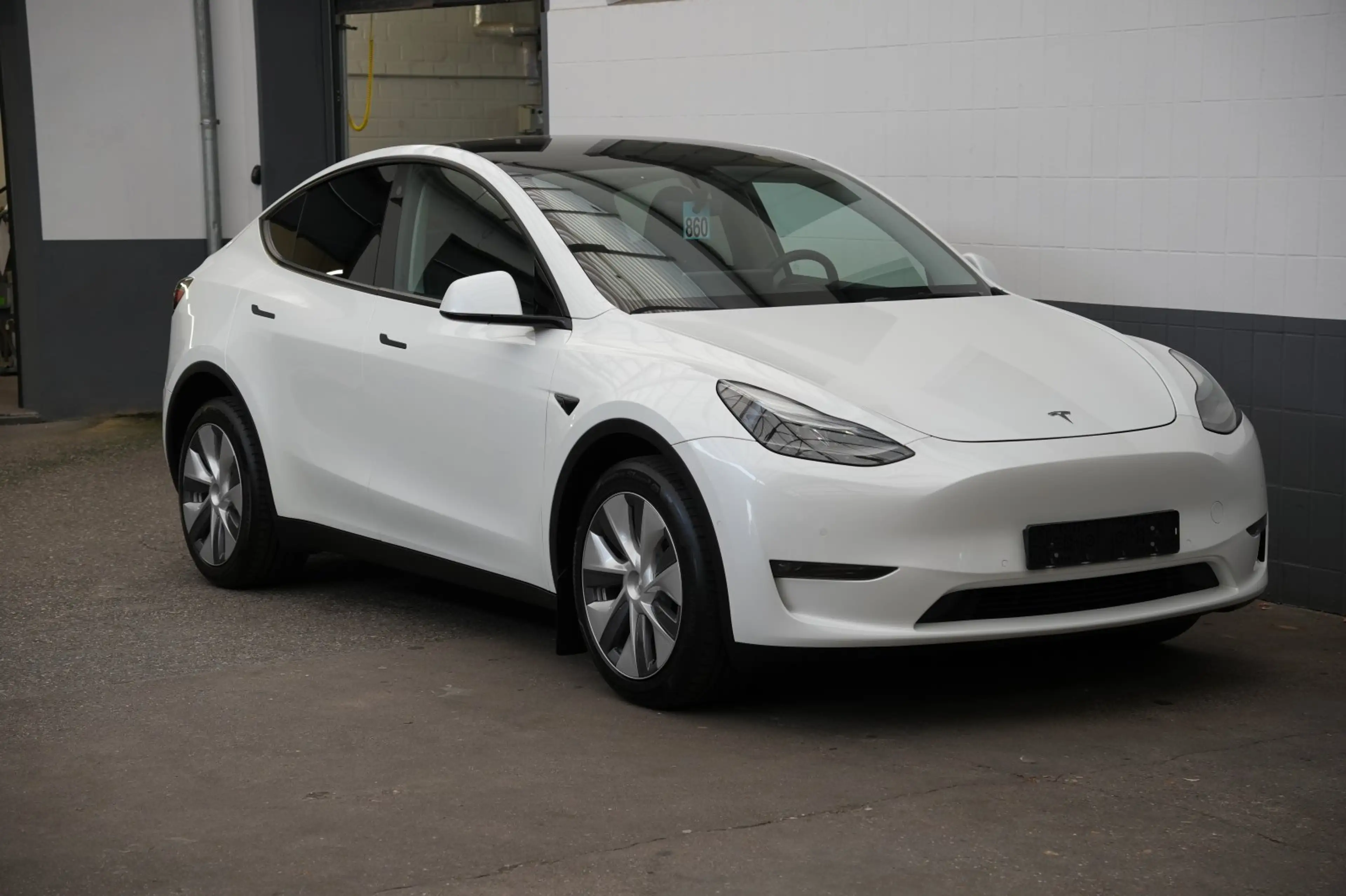 Tesla Model Y Long Range AWD *AHK*Mwst.* — photo 14