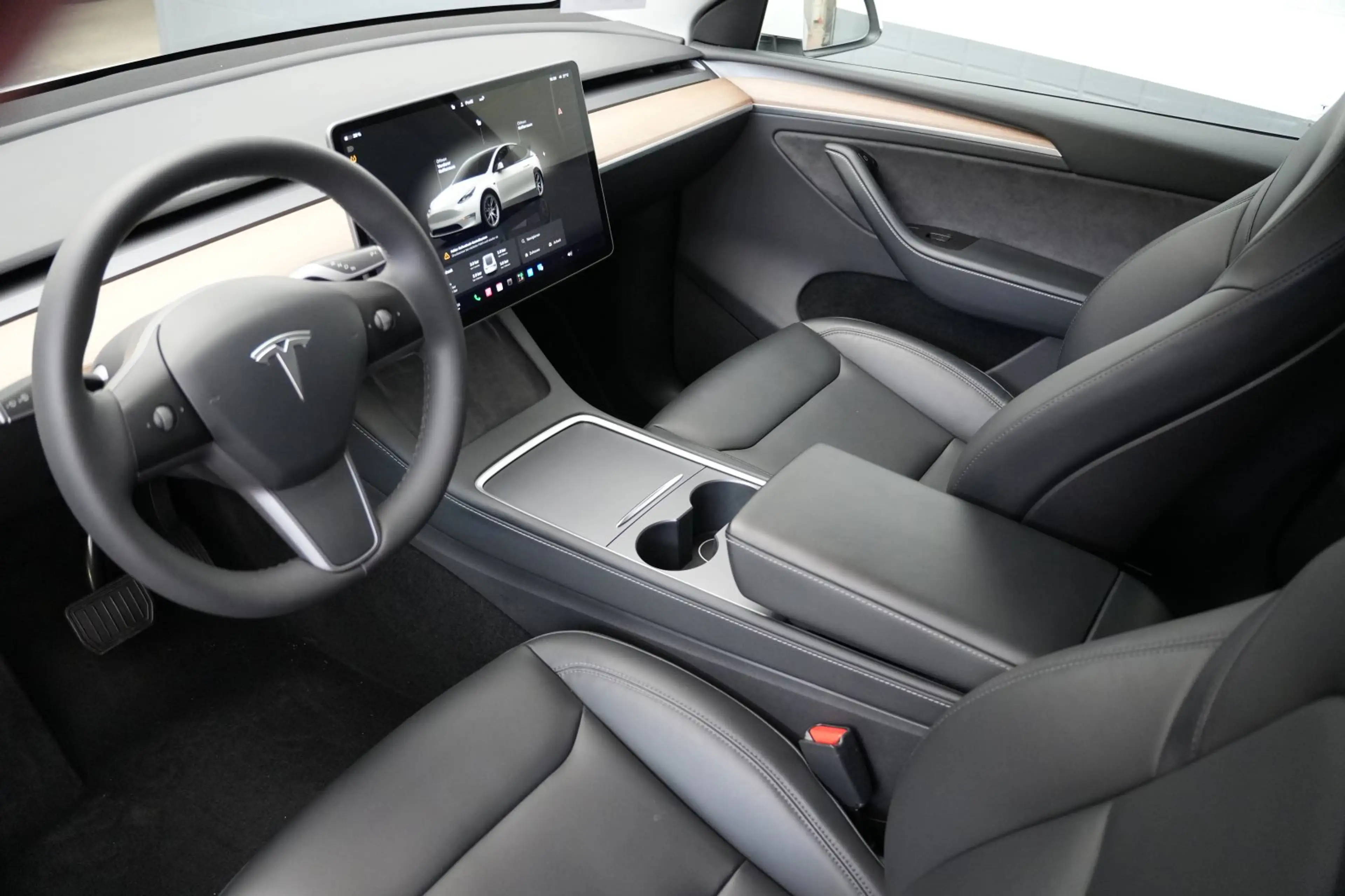 Tesla Model Y Long Range AWD *AHK*Mwst.* — photo 9