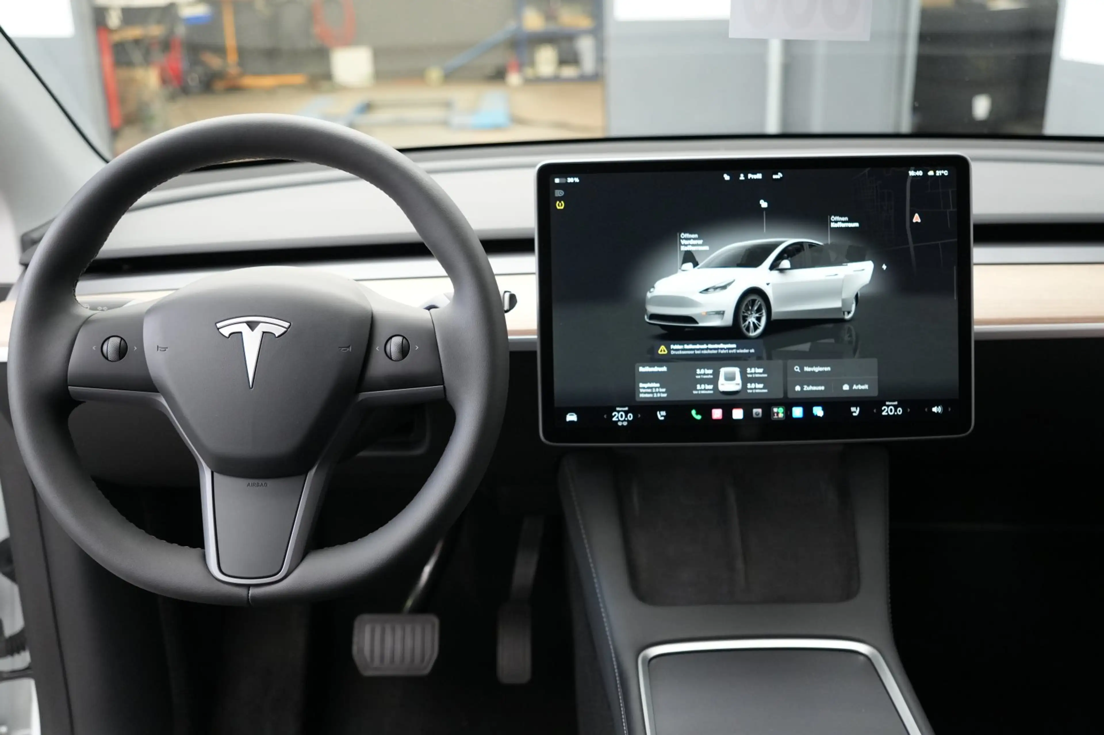 Tesla Model Y Long Range AWD *AHK*Mwst.* — photo 12
