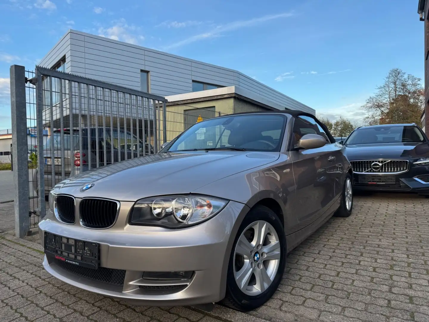 BMW 120 1 Cabrio 120i AUTOMATIK TEMPOMAT WENIG KM Argent - 1
