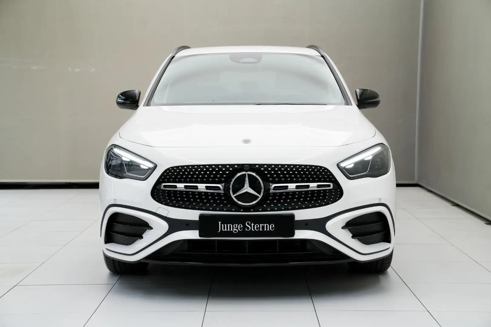 Mercedes-Benz GLA 200 d 4MATIC W-Paket Navi Night Sport KAM Weiß - 2