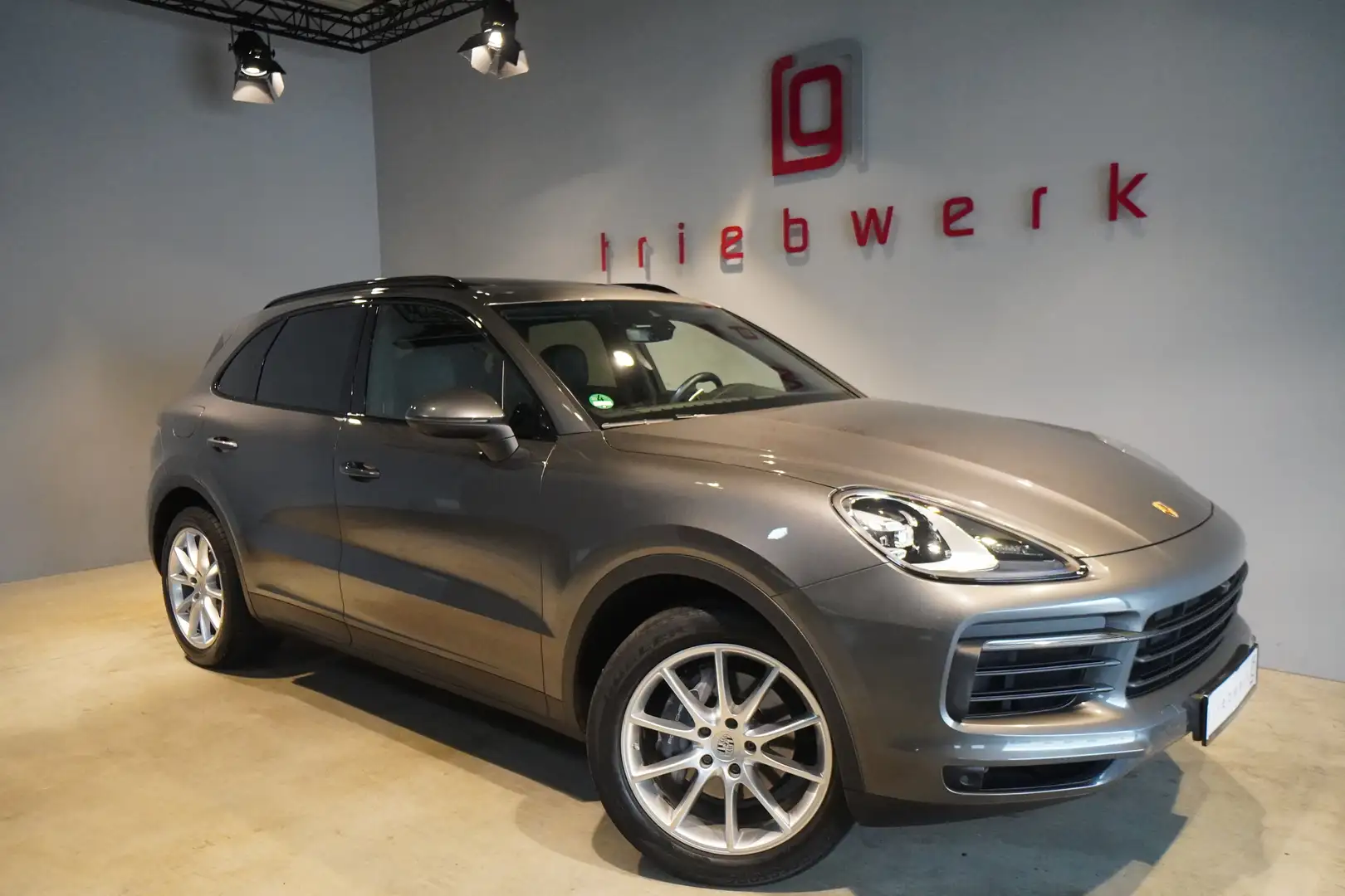 Porsche Cayenne 3.0 V6 *APPROVED*U-Frei*Pano*20 Zoll*Top Grau - 1