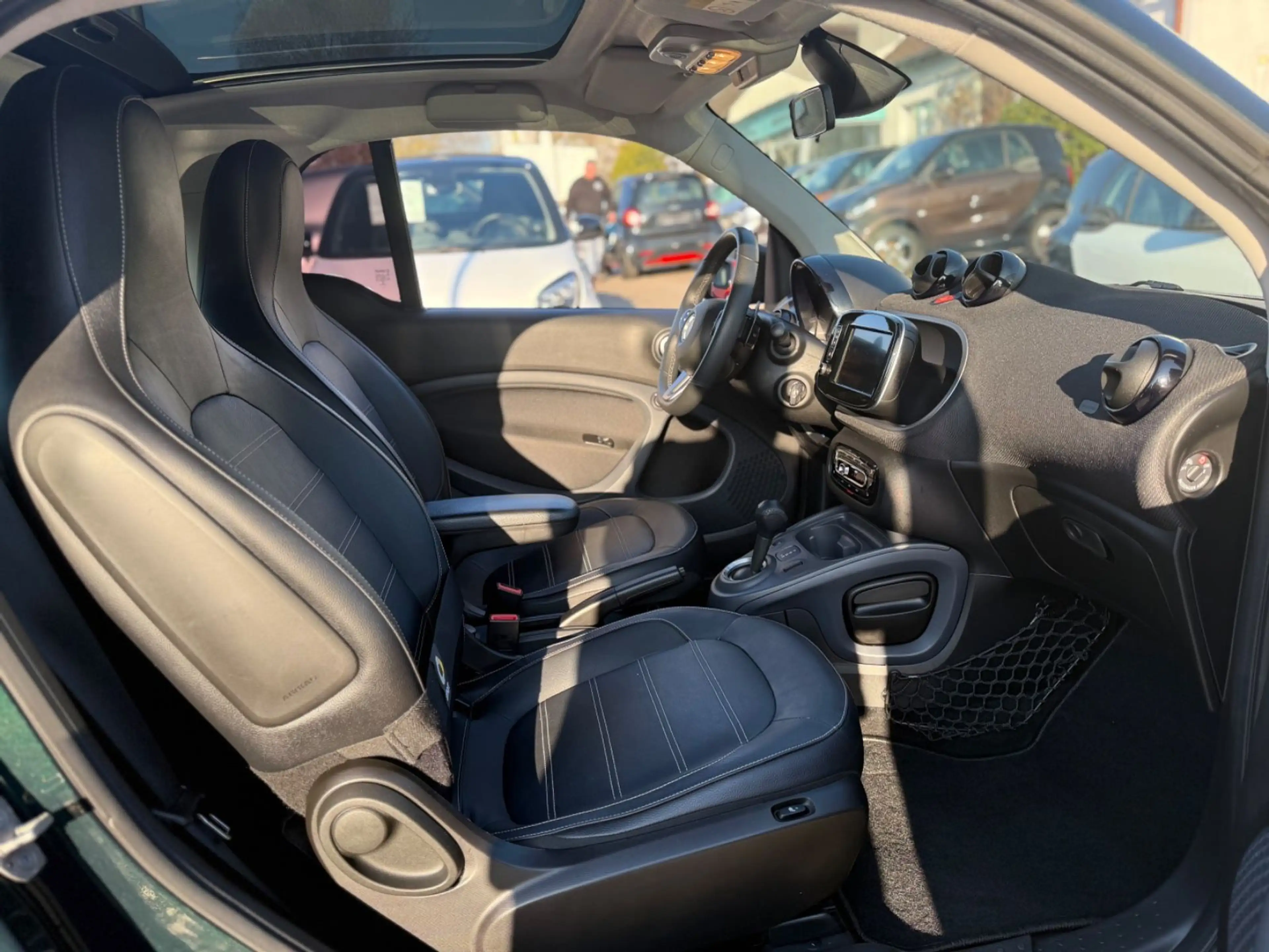 smart forTwo PRIME*SPORTPAKET*BRITISHGREEN*PANO*90PS — photo 28