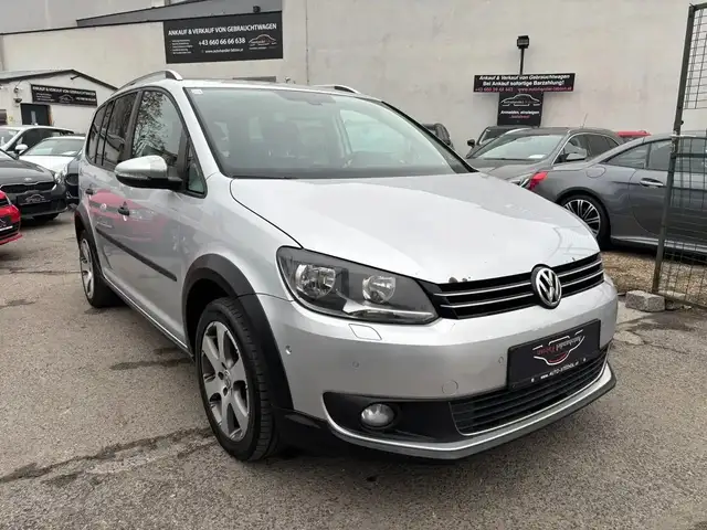 Volkswagen Cross Touran