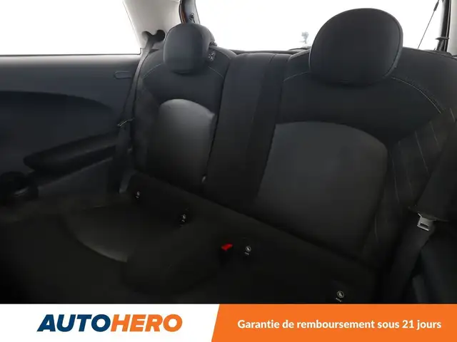 Mini Hatch view 14