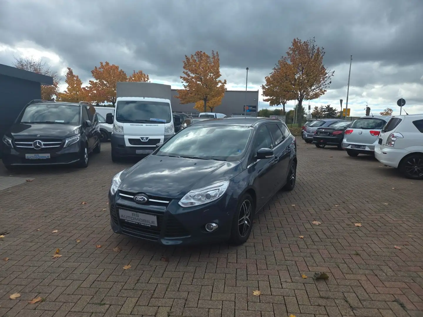 Ford Focus Turnier Titanium Gris - 1