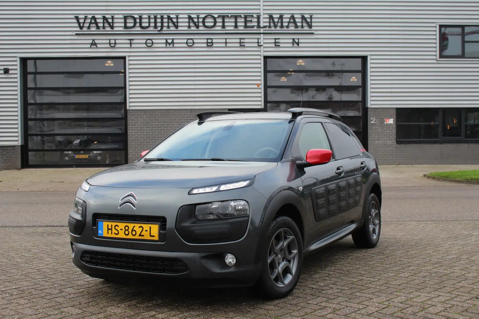 Citroen C4 Cactus 1.2 PureTech Business / Panoramadak / Automaat / N Šedá - 1