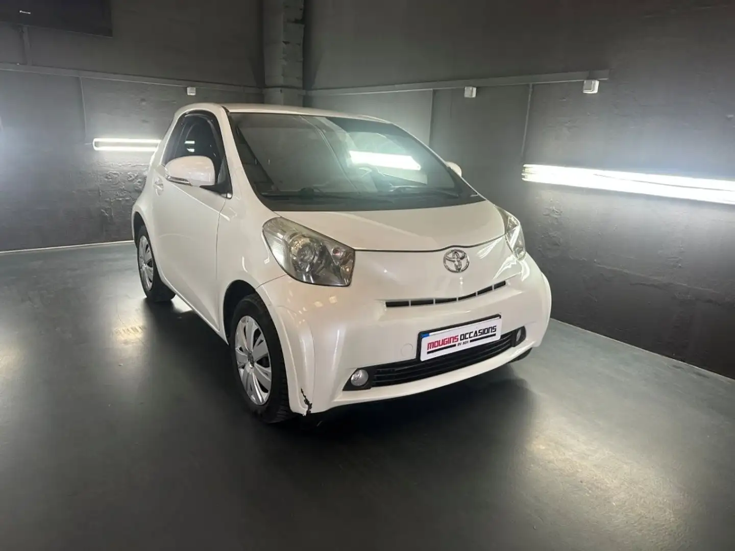 Toyota iQ Blanc - 1