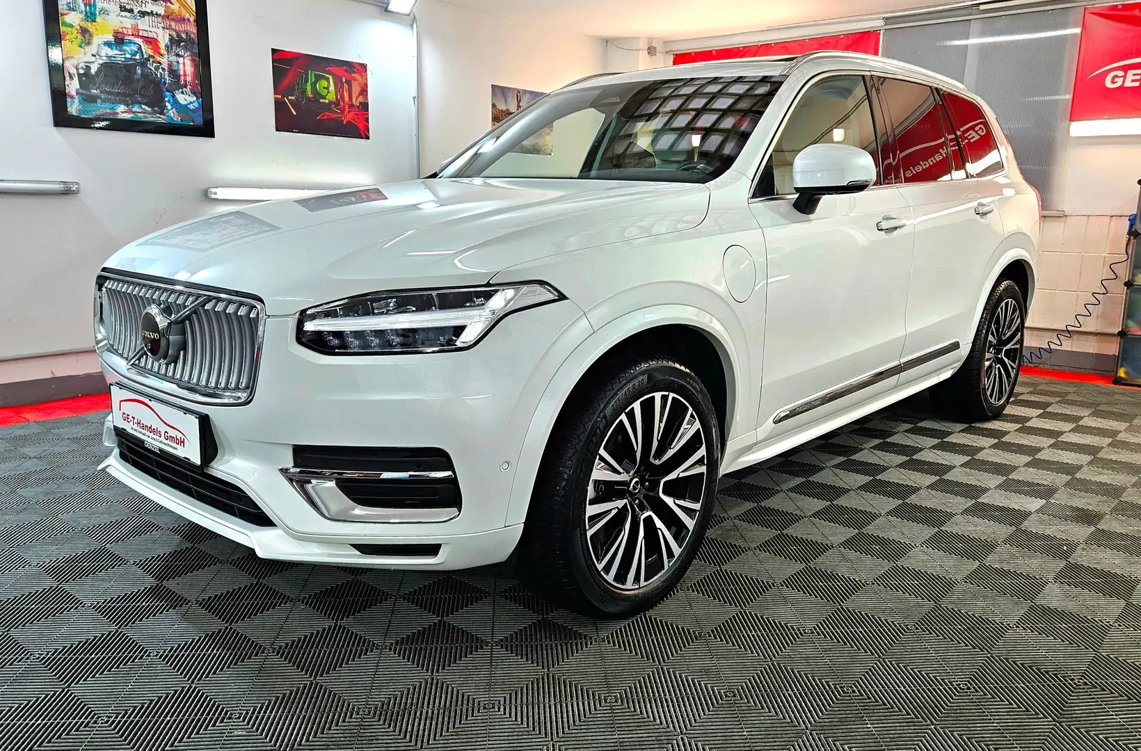 Volvo XC90 T8 4x4 PHEV Panorama LED 7-Sitze 1.Besitz Kamera Weiß - 1