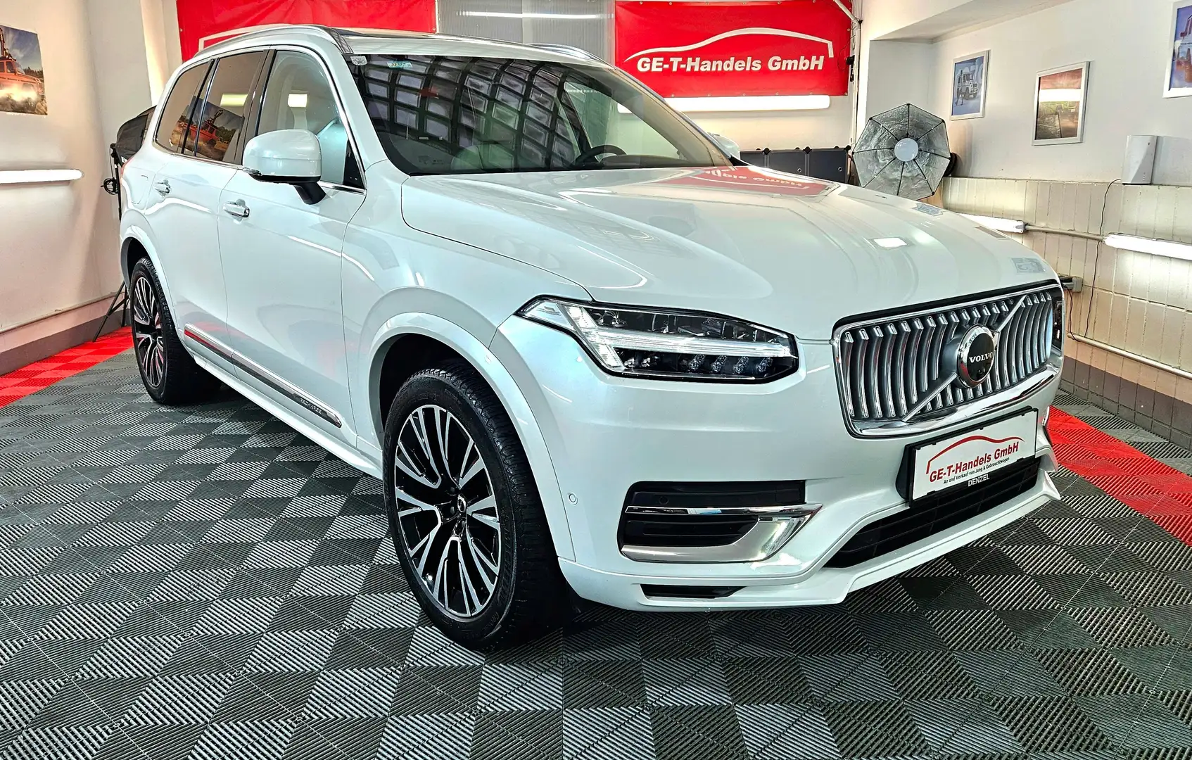 Volvo XC90 T8 4x4 PHEV Panorama LED 7-Sitze 1.Besitz Kamera Weiß - 2
