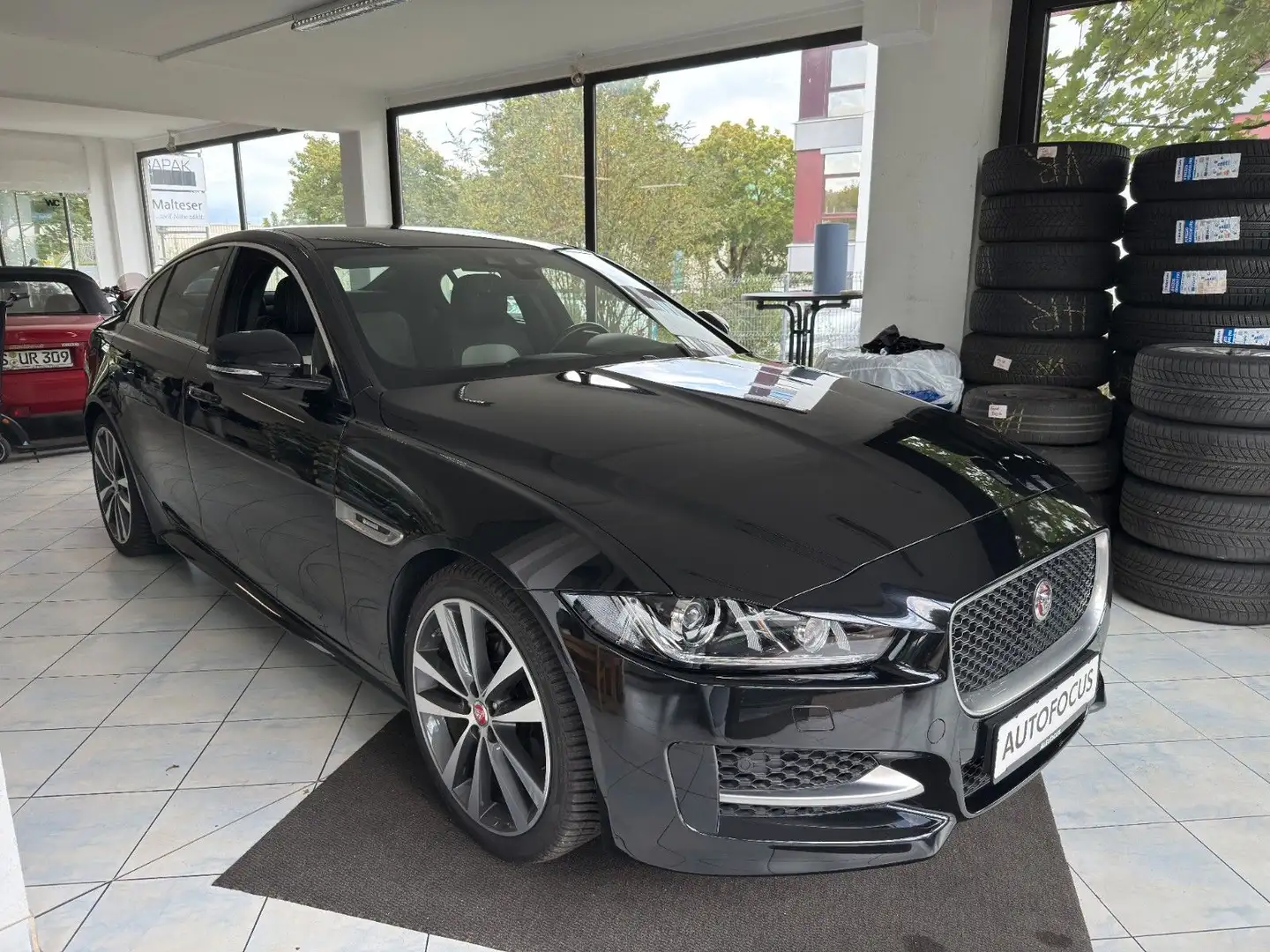 Jaguar XE R-Sport*Meridian*LederBiColor*BiXenon* Noir - 1