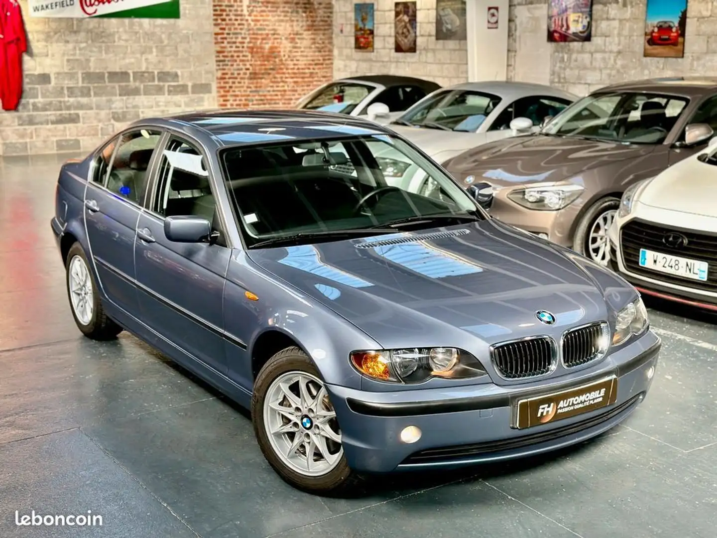 BMW 330 E46 325xi 2.5L 192 ch 44 860 kms certifiés Bluetooth, CarPlay Carnet et historique État exceptionnel Bleu - 2