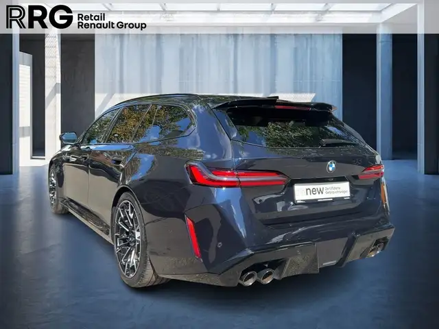 BMW M5 view 4