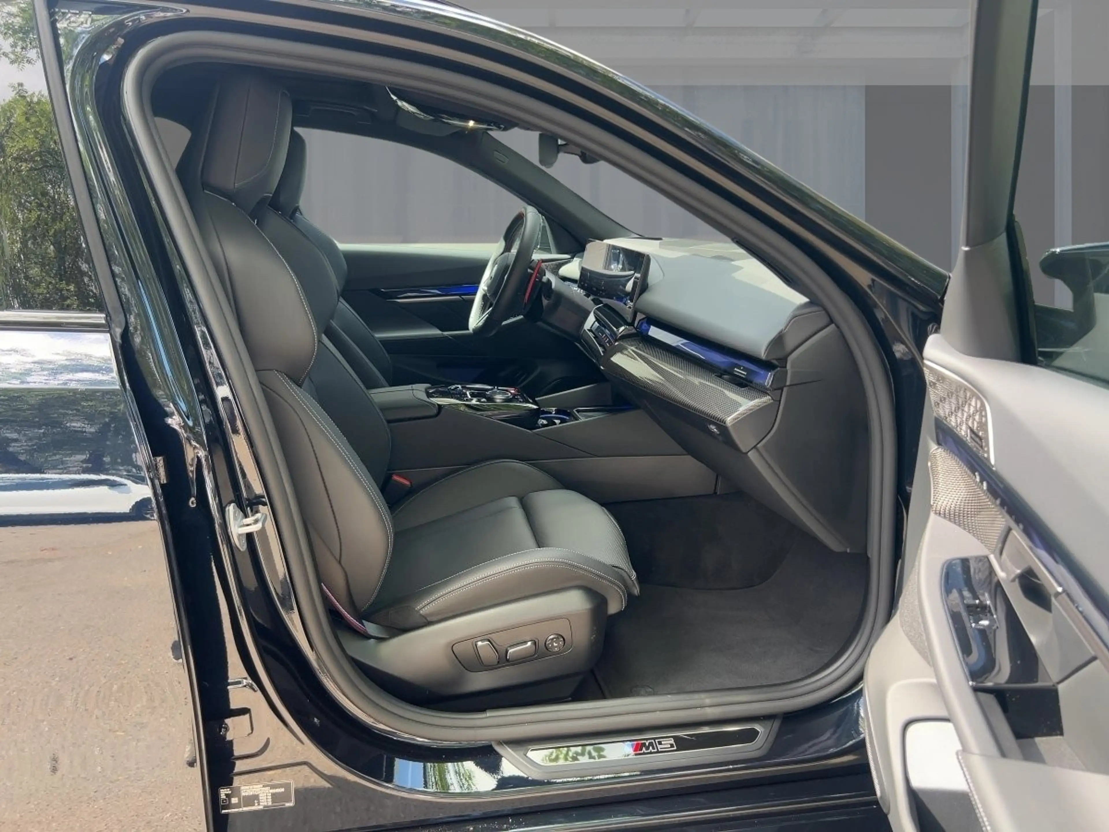 BMW M5 Touring  Service Plus AHK Kamera HuD B&W Shz — photo 8