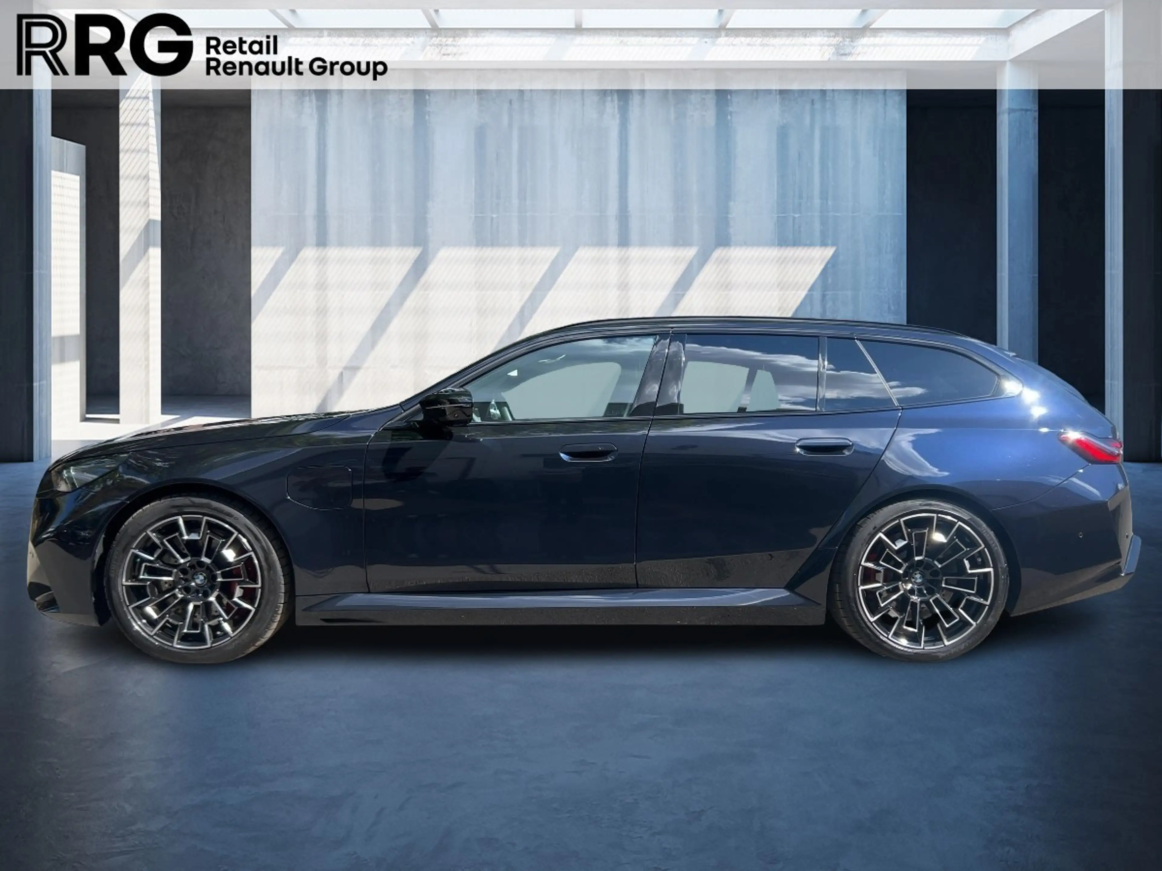 BMW M5 Touring  Service Plus AHK Kamera HuD B&W Shz — photo 2
