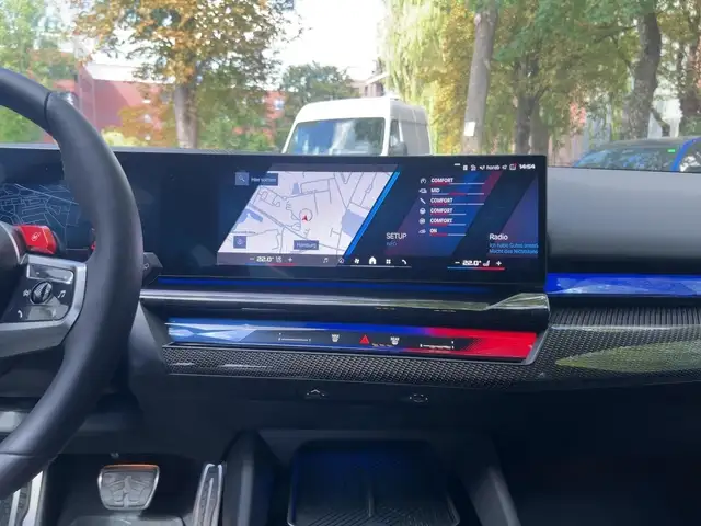 BMW M5 view 12