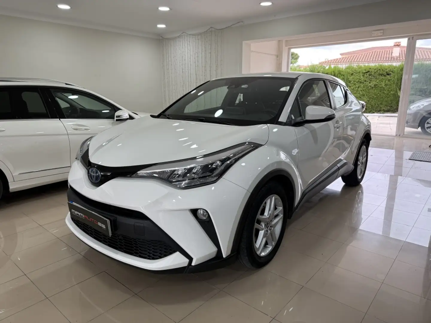 Toyota C-HR 125H Active Blanco - 1