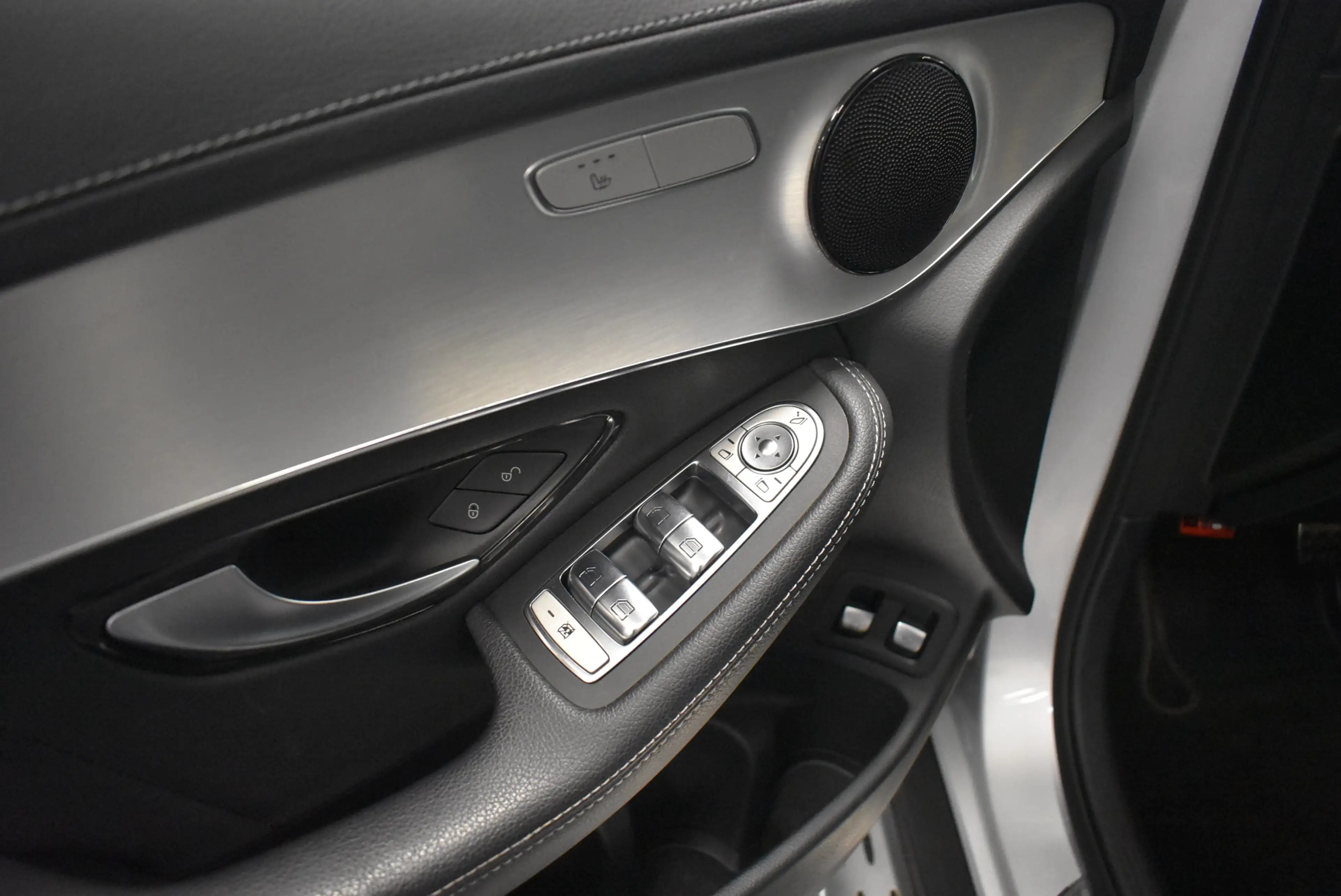 Mercedes-Benz G 400d 4Matic AMG Navi LED Leder Kamer AHK — photo 13
