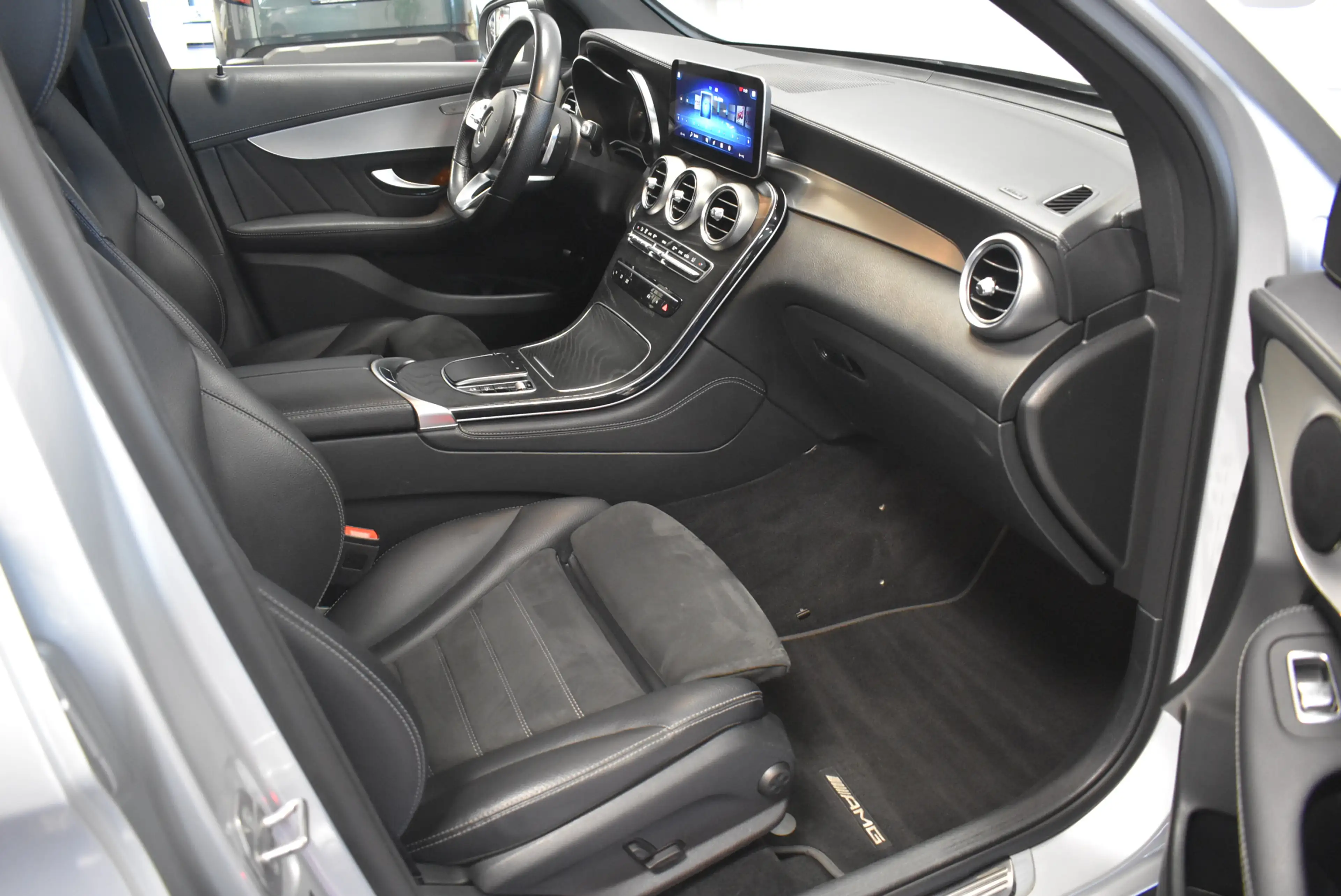 Mercedes-Benz G 400d 4Matic AMG Navi LED Leder Kamer AHK — photo 7