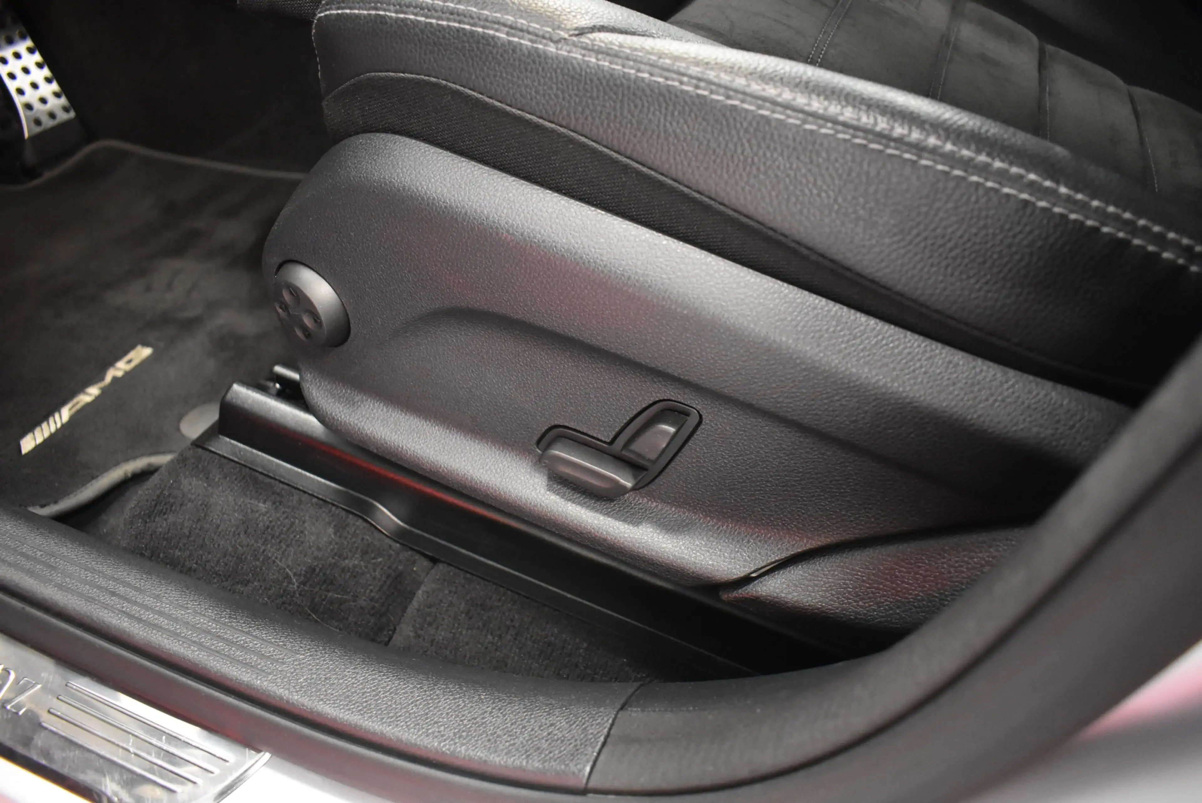Mercedes-Benz G 400d 4Matic AMG Navi LED Leder Kamer AHK — photo 14