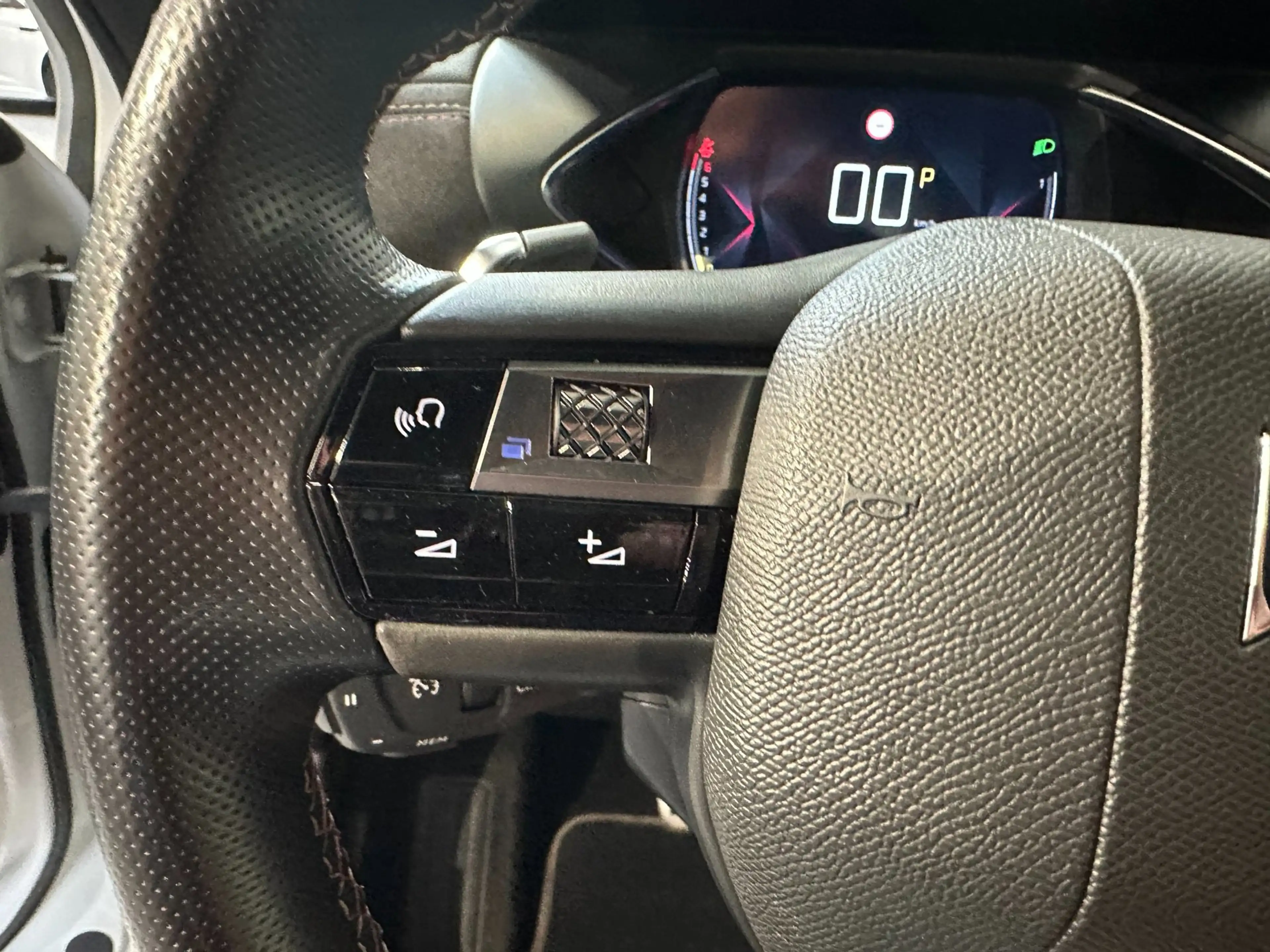 DS Automobiles DS 3 Crossback 1.2 PureTech Performance Line — photo 15