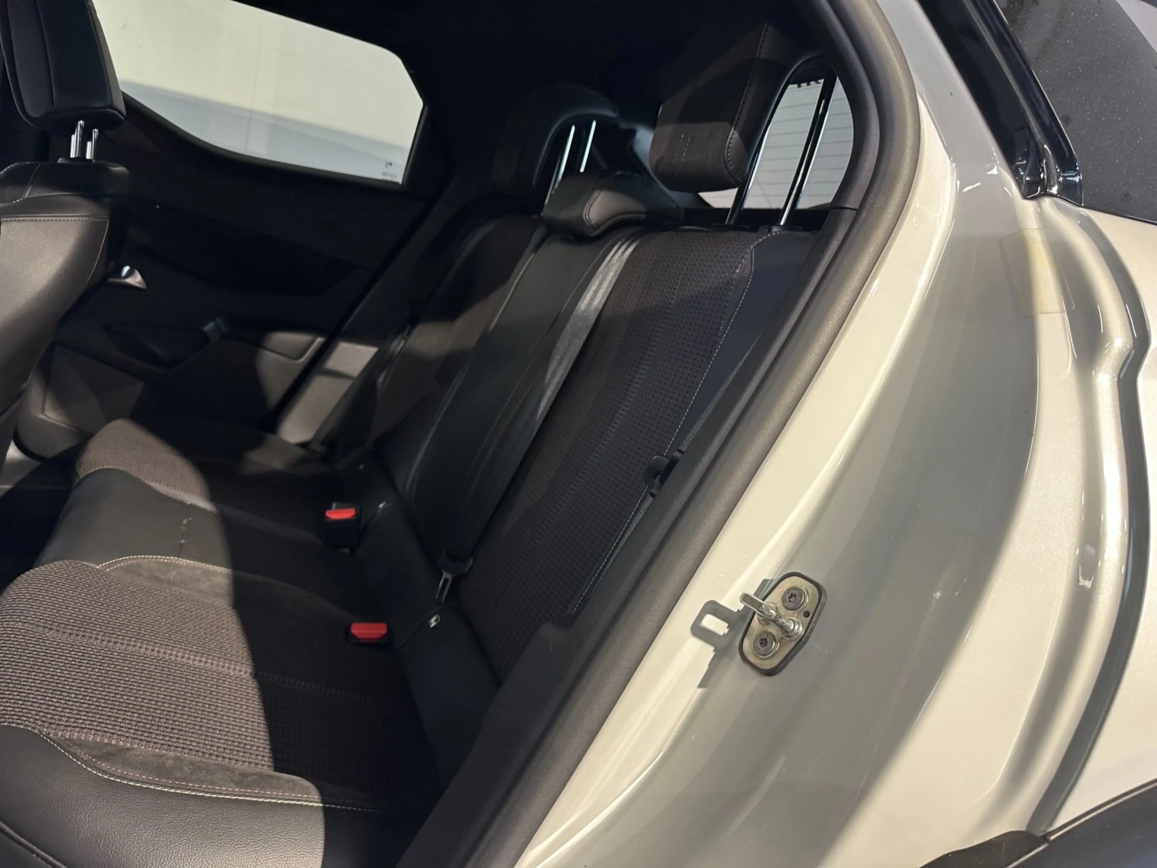 DS Automobiles DS 3 Crossback 1.2 PureTech Performance Line — photo 8