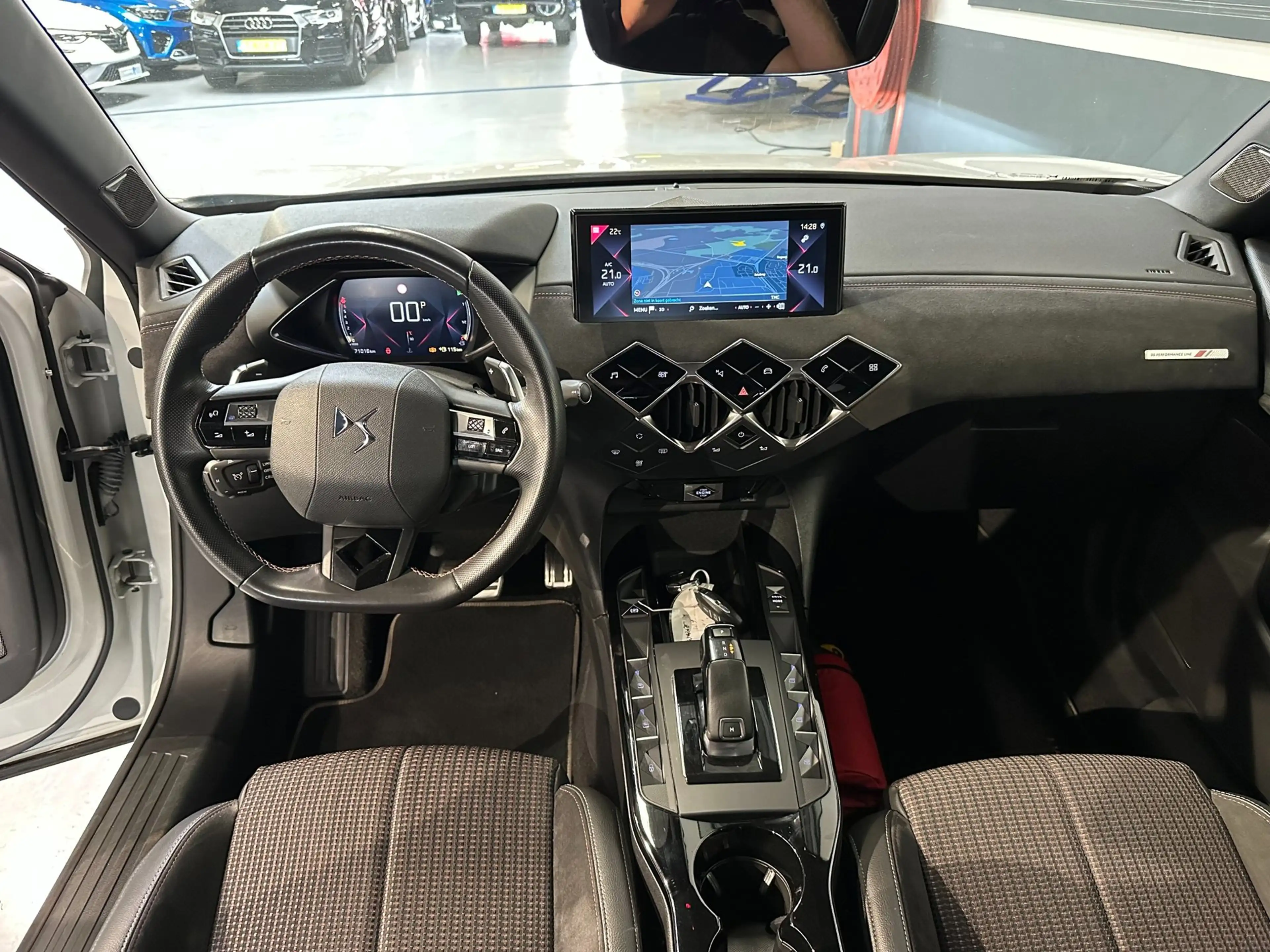 DS Automobiles DS 3 Crossback 1.2 PureTech Performance Line — photo 9